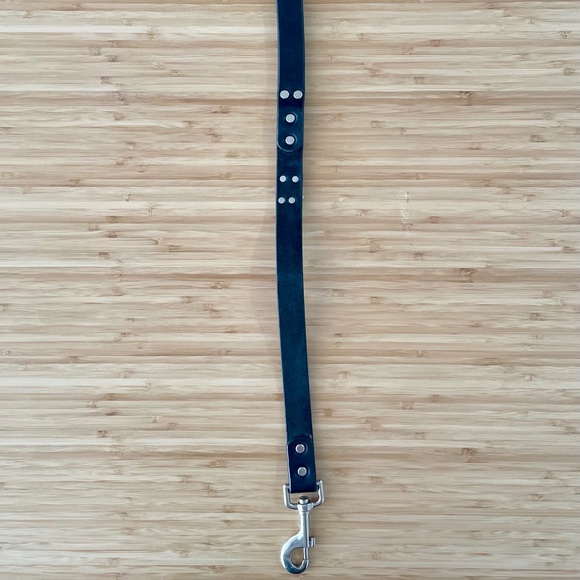 Black Leather Short Dog Leash ⭐️Made in USA ⭐️DogLa - Picture 5 of 9